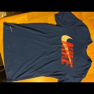 Nike T Shirt